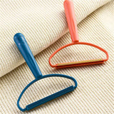2-in-1 Portable Lint Remover – Long-Handle Brush & Sticky Roller for Clothes, Furniture & Carpets (1 Pc)