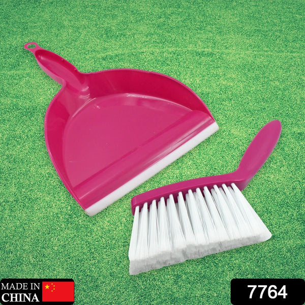 Dustpan and broom set for multipurpose cleaning