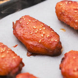 Non-stick paper for baking, microwaving, and oven use.